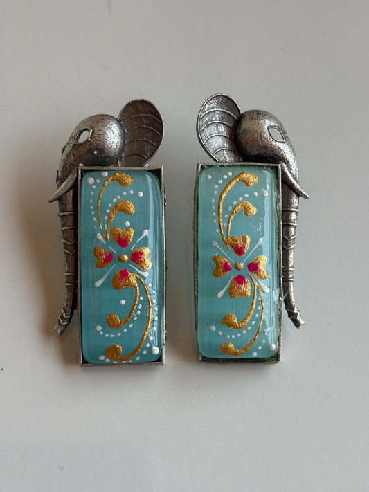 Elephant stud