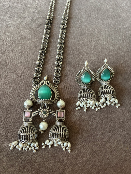 Long necklace
