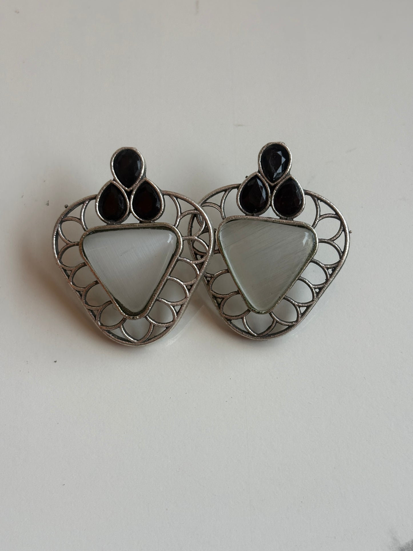 Oxidised stud